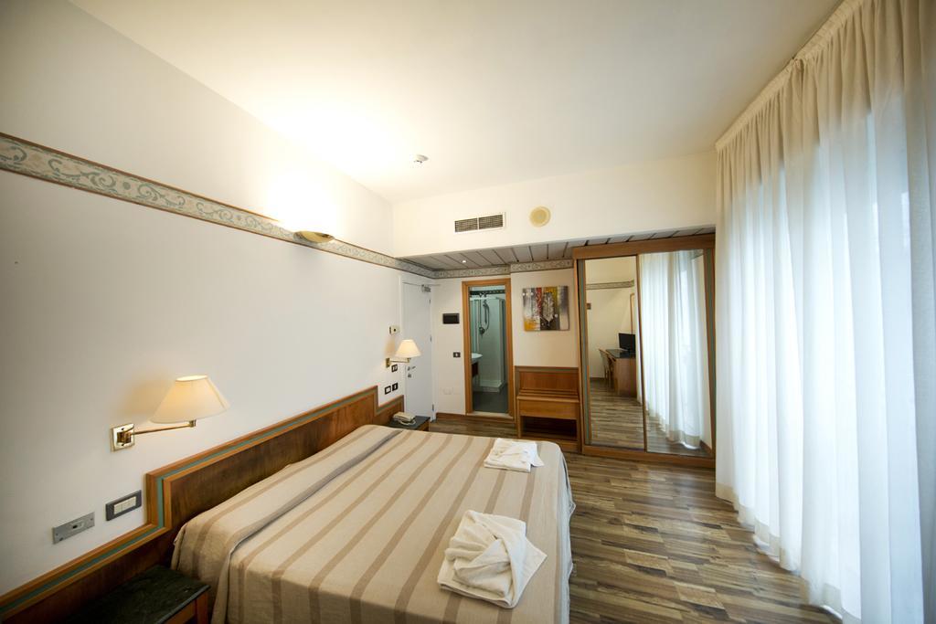 Hotel Marina Bay Rimini Exterior foto